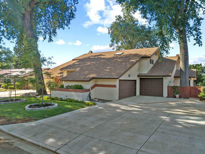 Property Photo:  15136 Lipson Avenue  CA 93292 