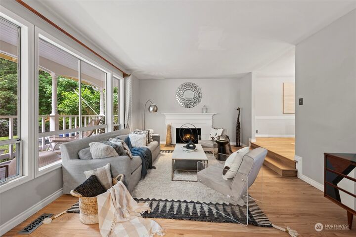 Property Photo:  426 219th Ave NE  WA 98074 