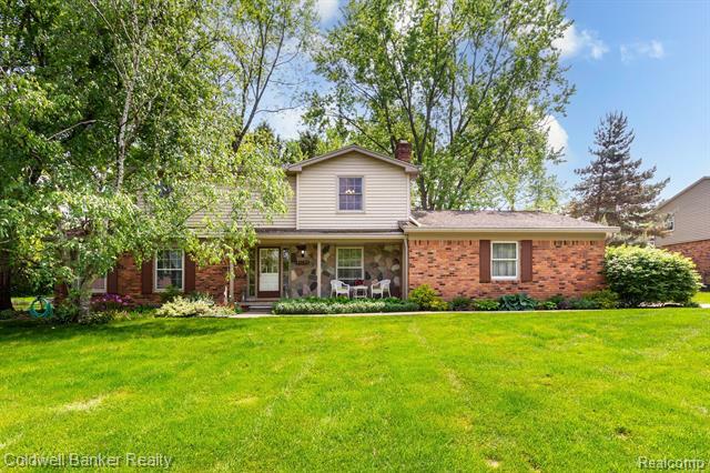 Property Photo: 45170 Byrne Court MI 48167