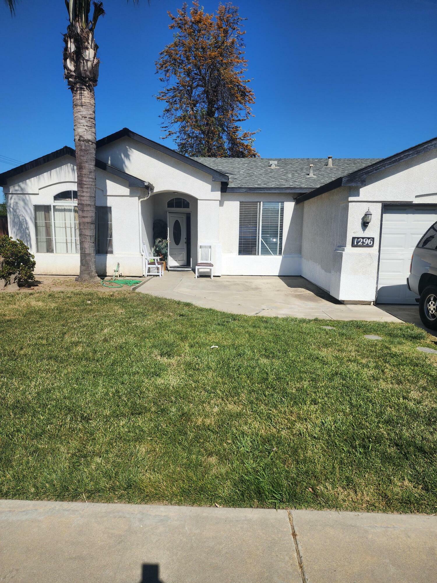 Property Photo:  1296 Lampe Street  CA 93274 