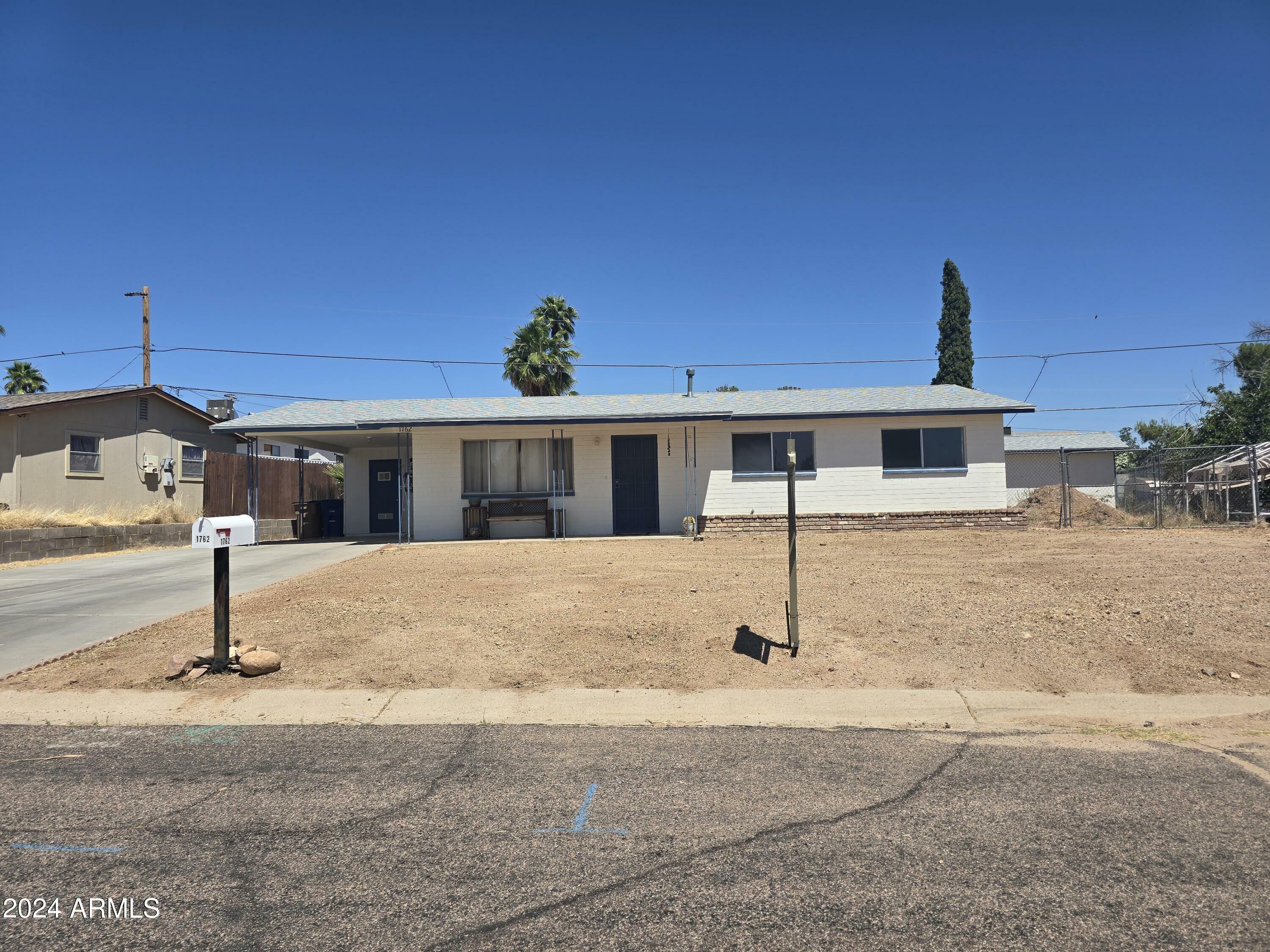 Property Photo:  1762 Papago Place  AZ 85390 