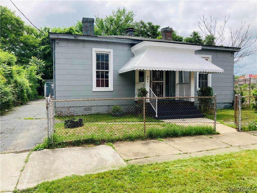 Property Photo:  944 Commerce Street  VA 23803 