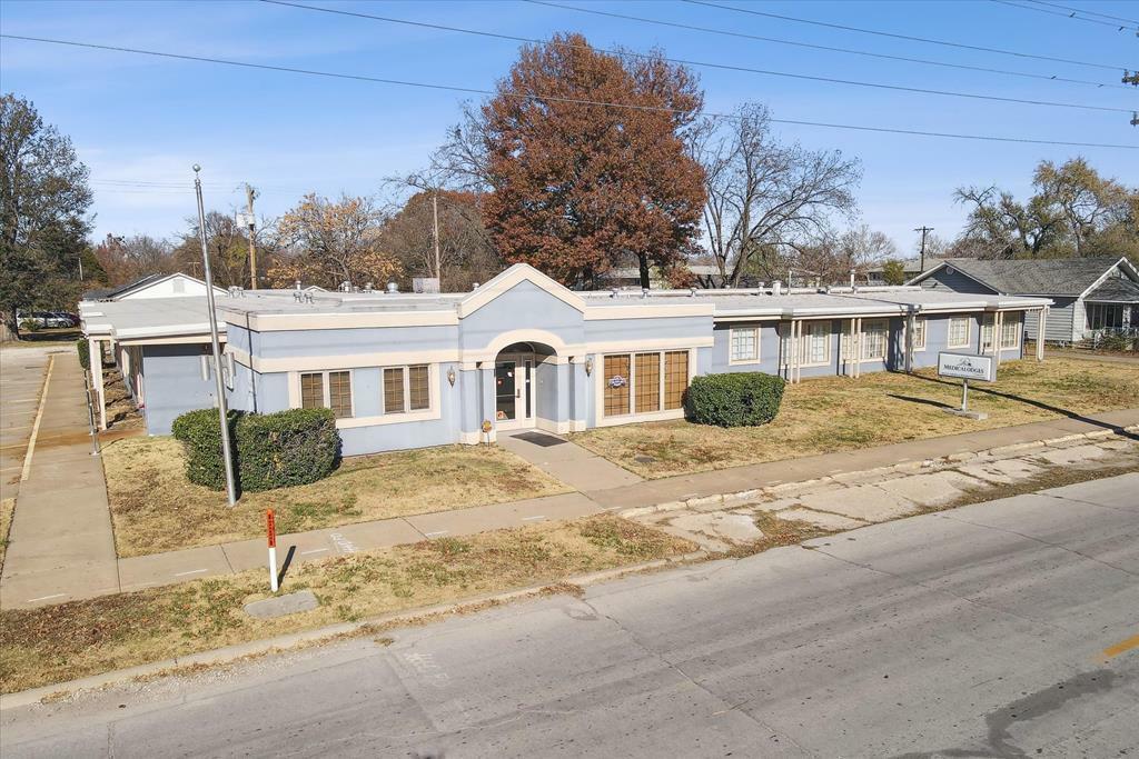 Property Photo:  720 W 1st N/A  KS 67337 