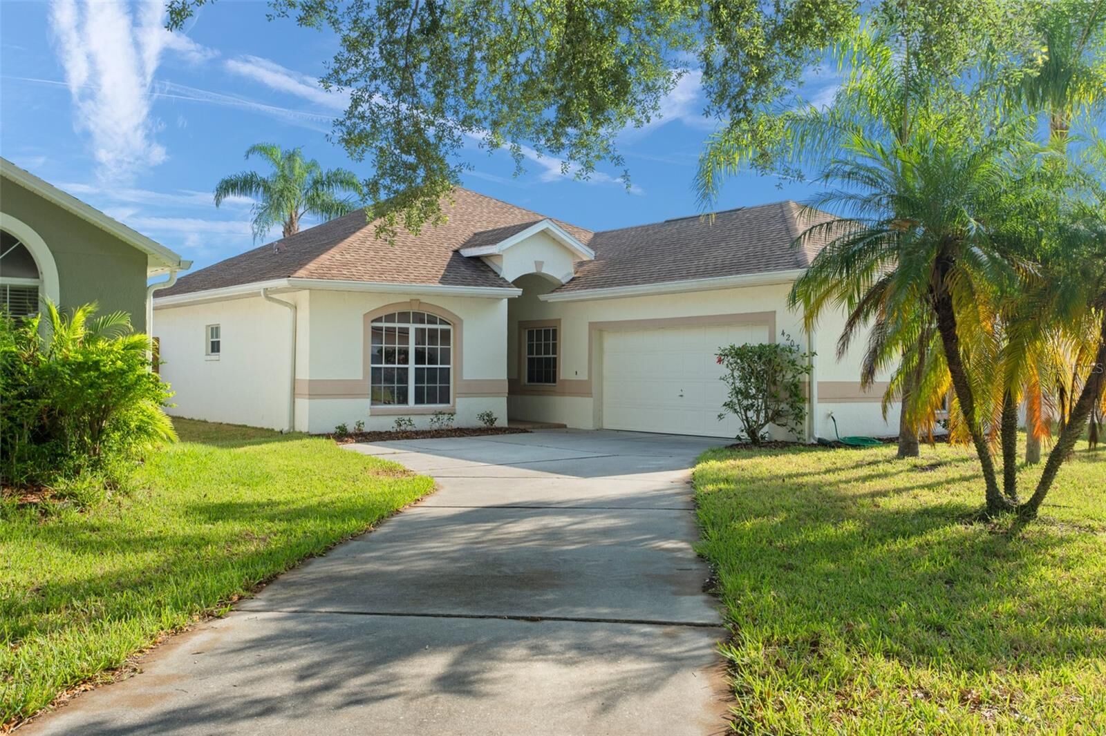 Property Photo:  4203 Shadow Creek Circle  FL 32765 