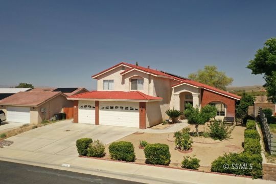 Property Photo:  2328 S Desert Cassia St  CA 93555 