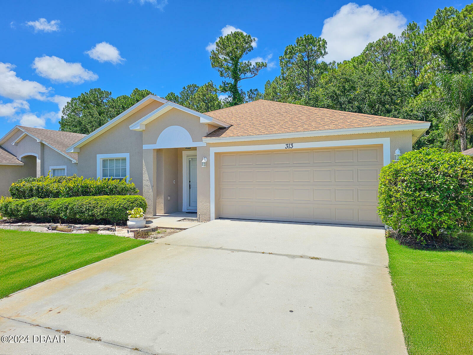 Property Photo: 313 Dahoon Holly Drive FL 32117