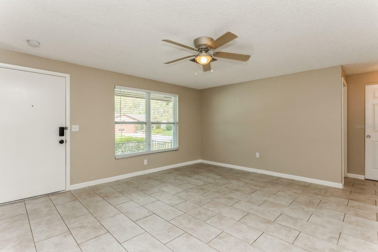 Property Photo:  8048 Blue Finch Way  FL 34653 