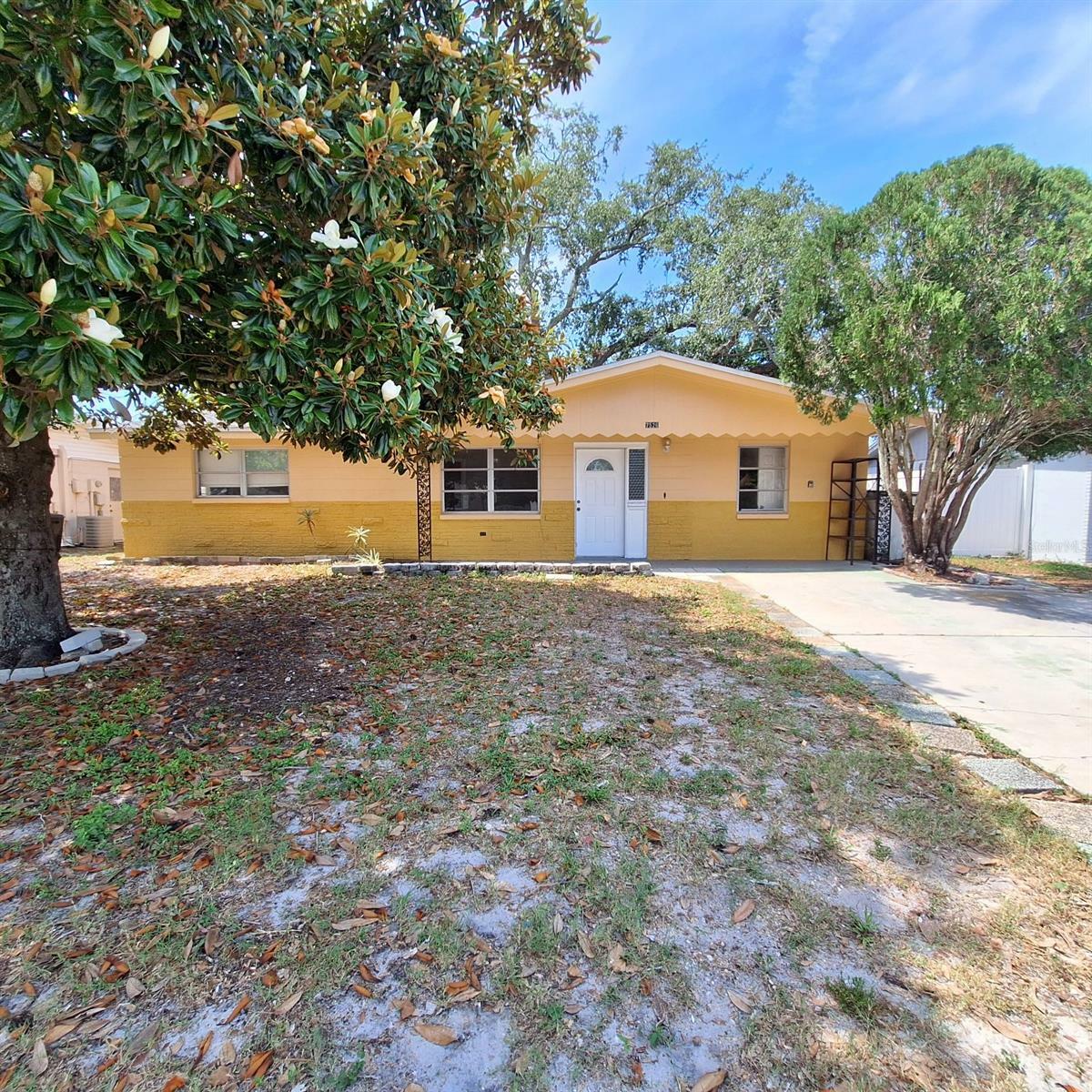 Property Photo:  7526 Coventry Drive  FL 34668 