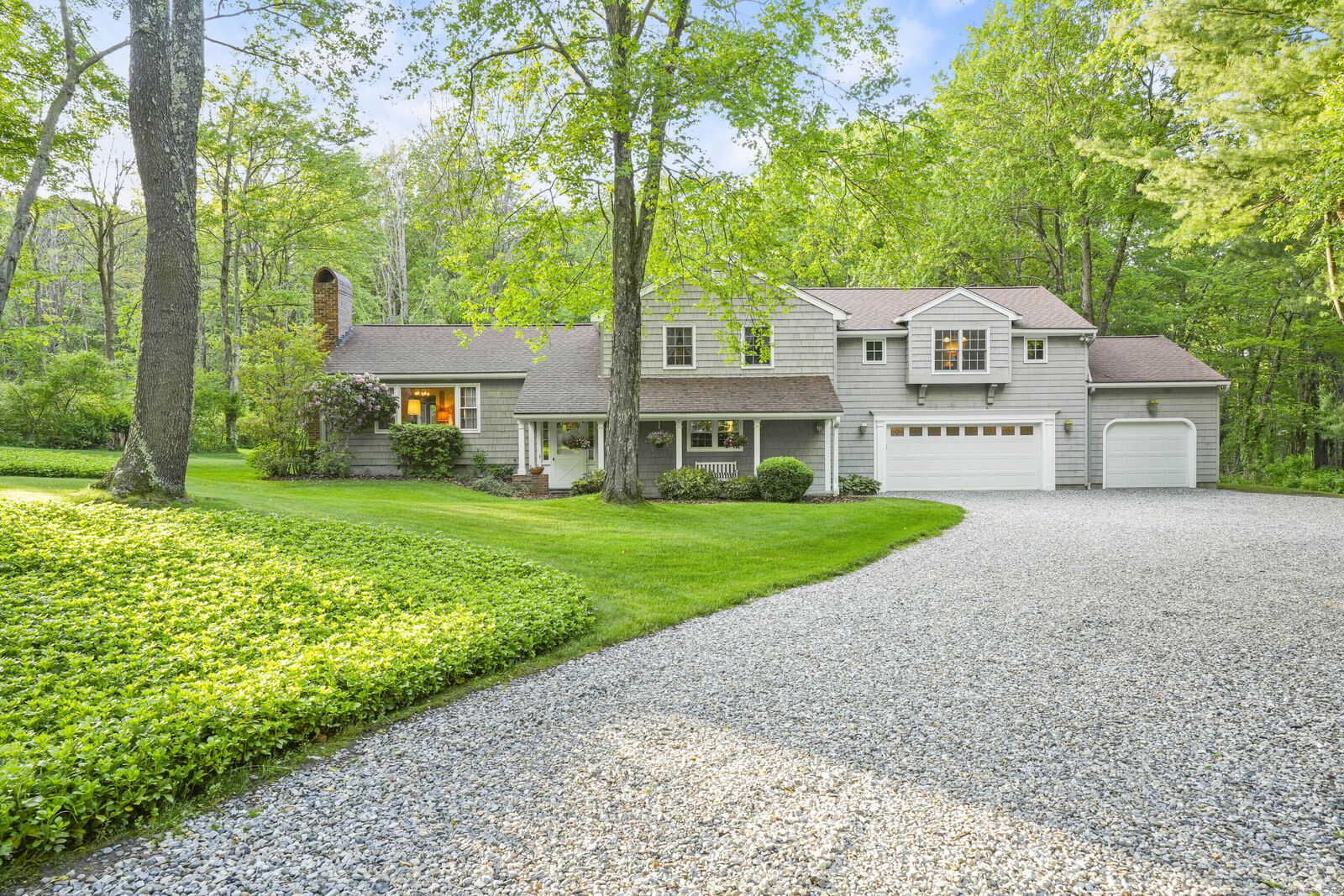 Property Photo:  4 Bridgeworth Lane  CT 06784 