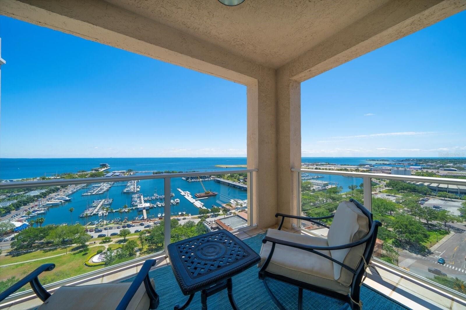 Property Photo: 100 Beach Drive NE 1900 FL 33701