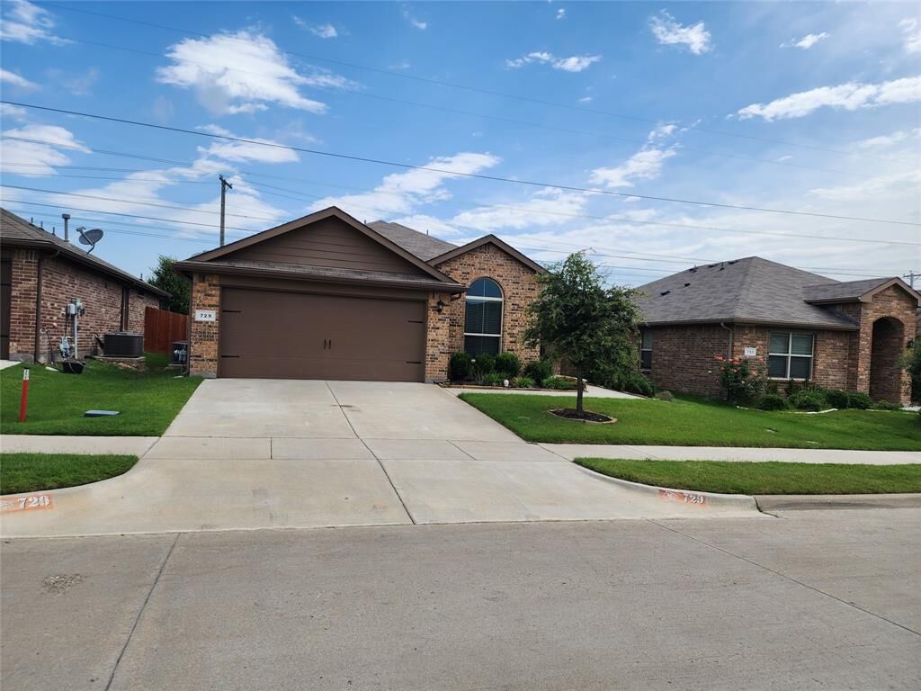 Property Photo:  729 Watson Way  TX 76036 