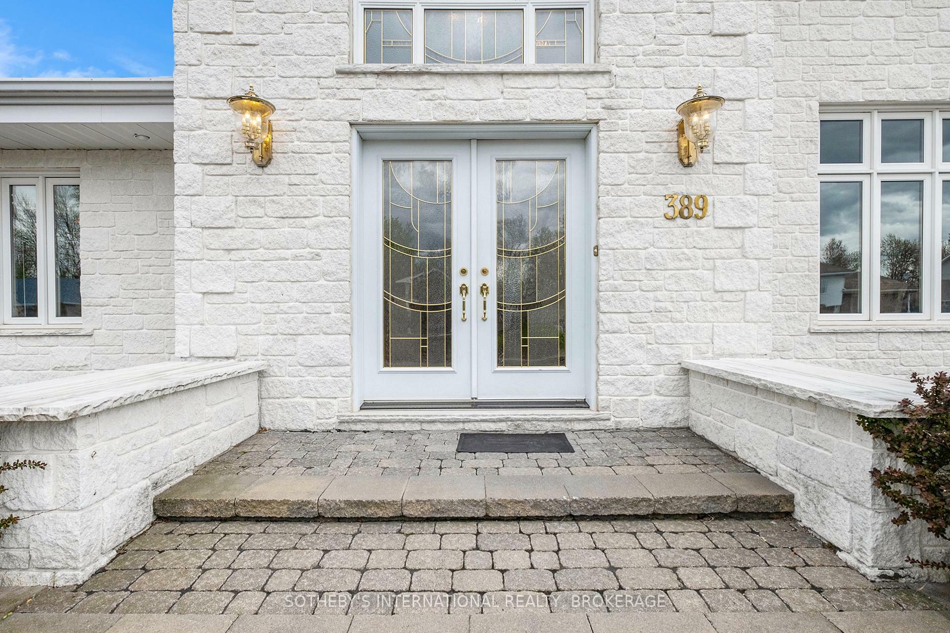Photo de la propriété:  389 Albert Street  ON K6A 3J9 