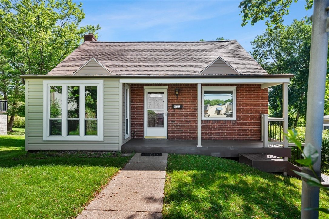 Property Photo:  822 Argonne Ave  PA 15223 