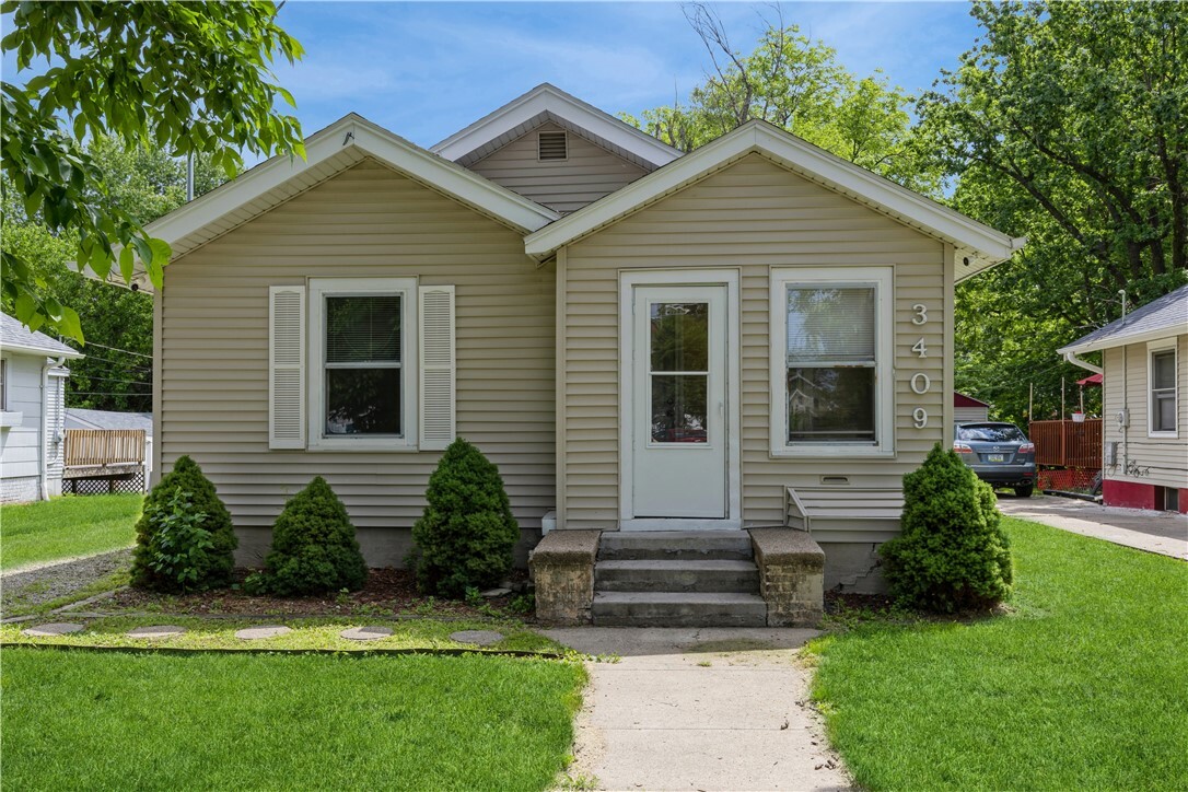 3409 Wright Street  Des Moines IA 50316 photo