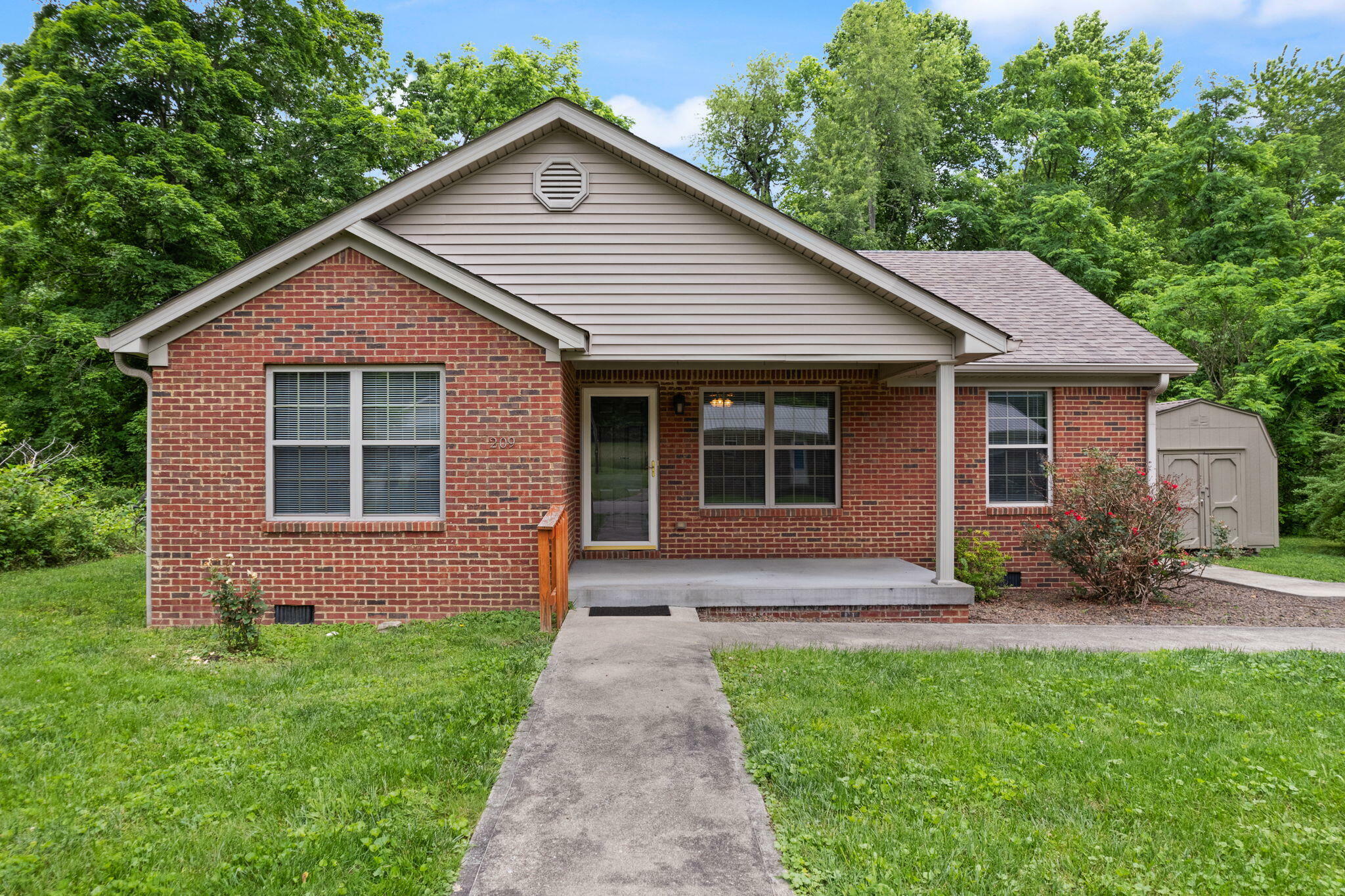 Property Photo:  209 Elm Street  KY 40403 