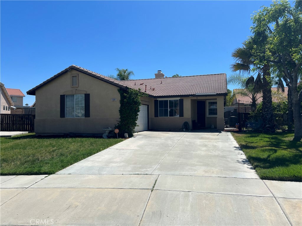 Property Photo:  1084 Halstead Way  CA 92545 