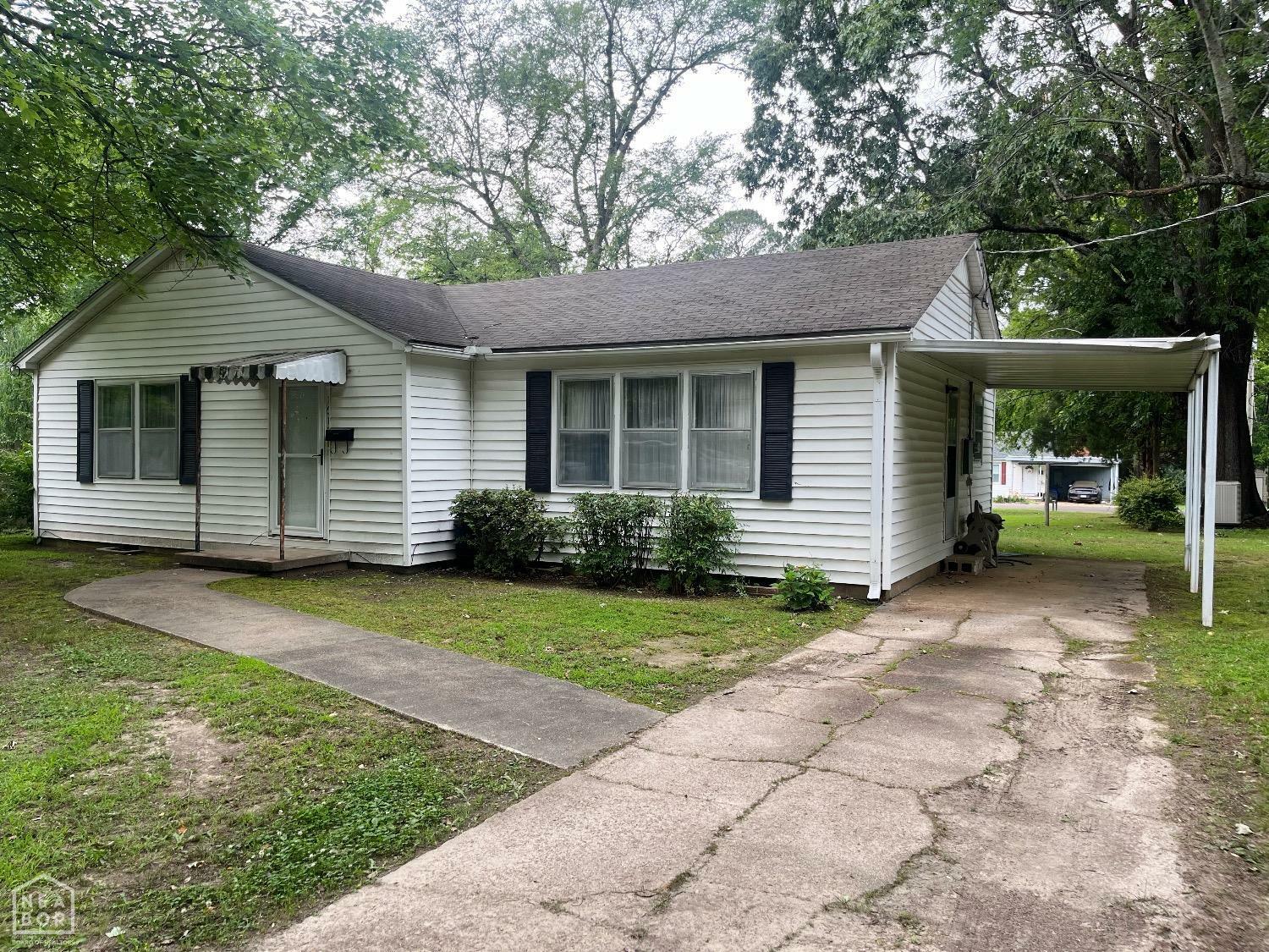 Property Photo:  1615 Wood St Street  AR 72401 