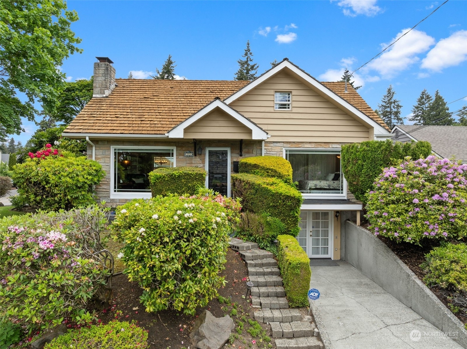 Property Photo:  311 Stanford Street  WA 98466 