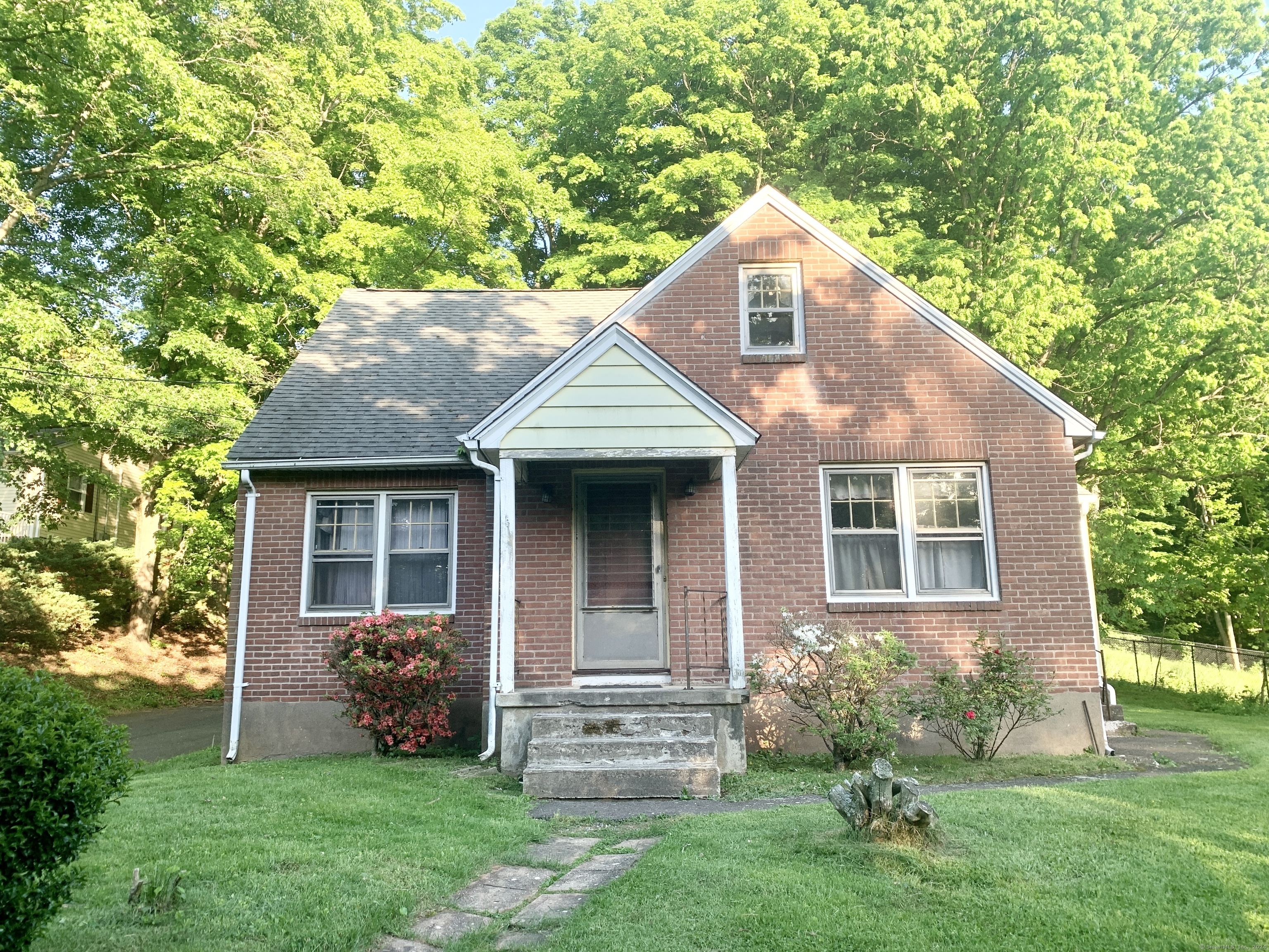 Property Photo: 490 New Hanover Avenue CT 06451