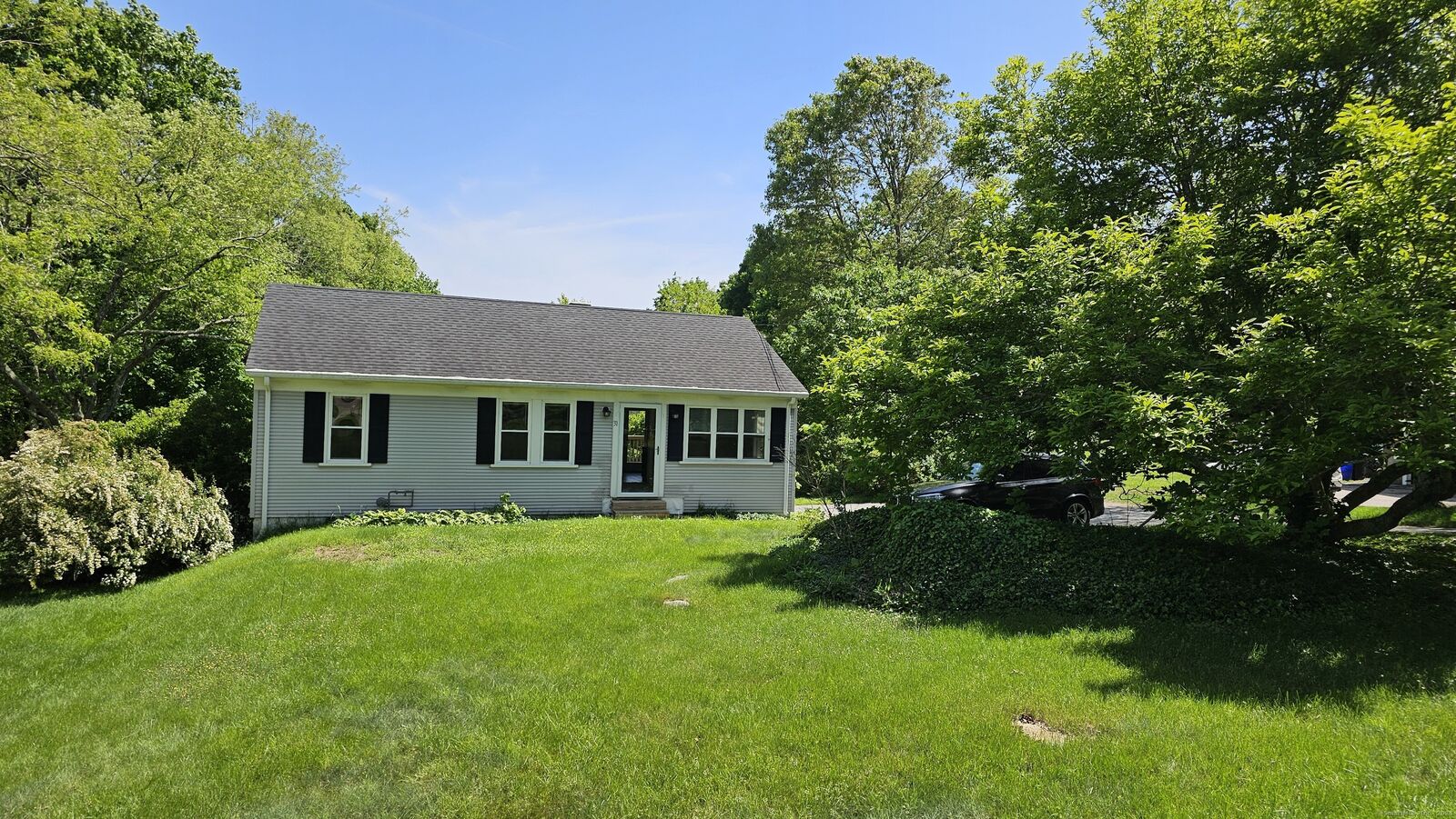 Property Photo:  31 Pawcatuck Avenue  CT 06379 