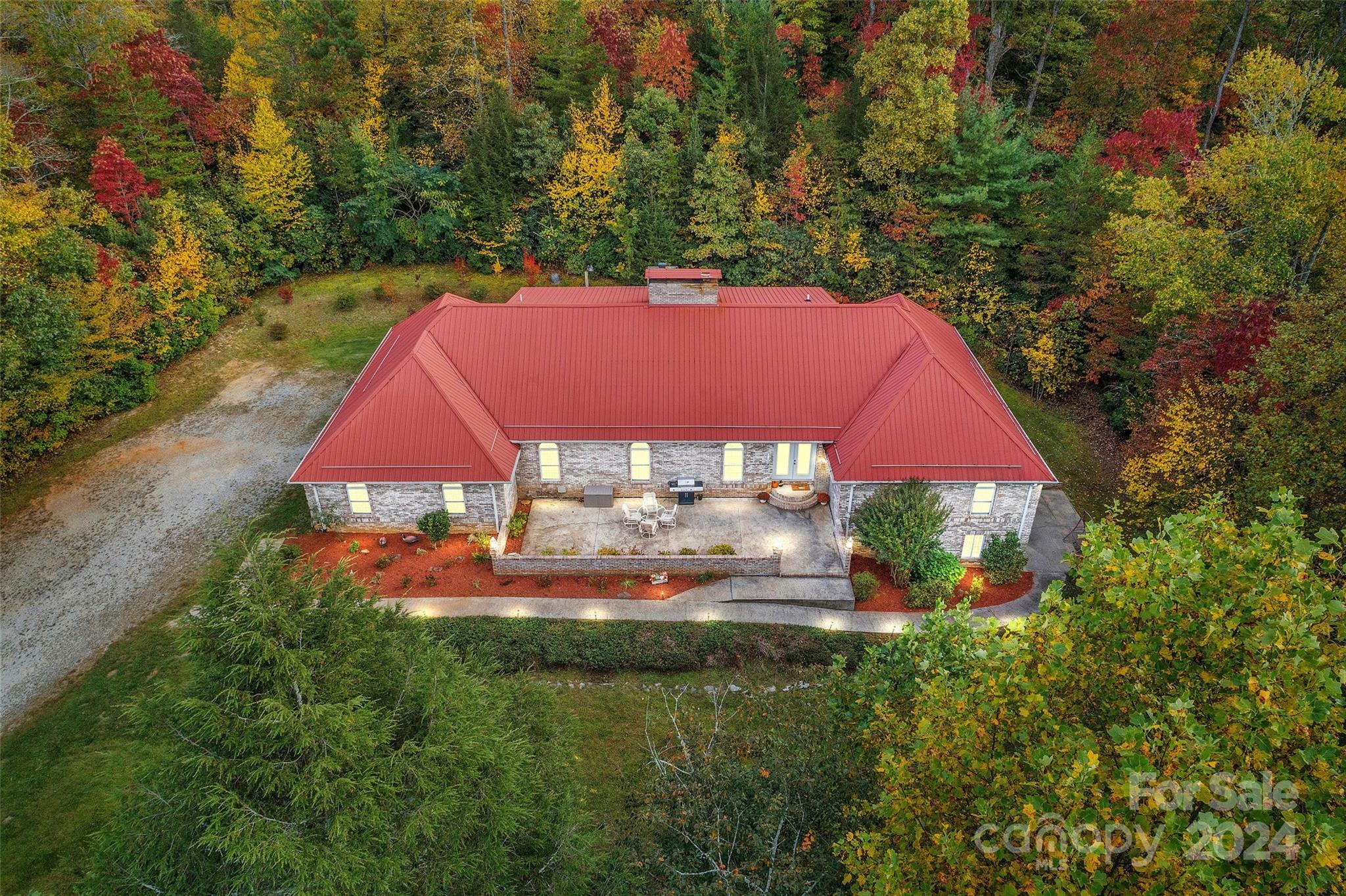 Property Photo:  2517 Pine Cove Road  NC 28762 