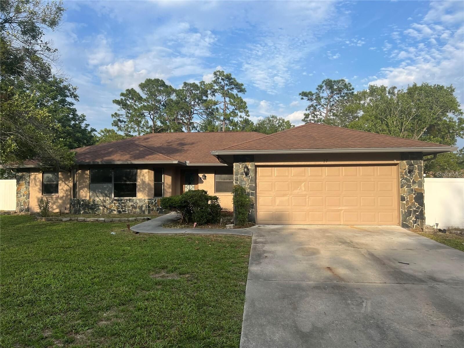 Property Photo:  27 Pine Run  FL 34472 