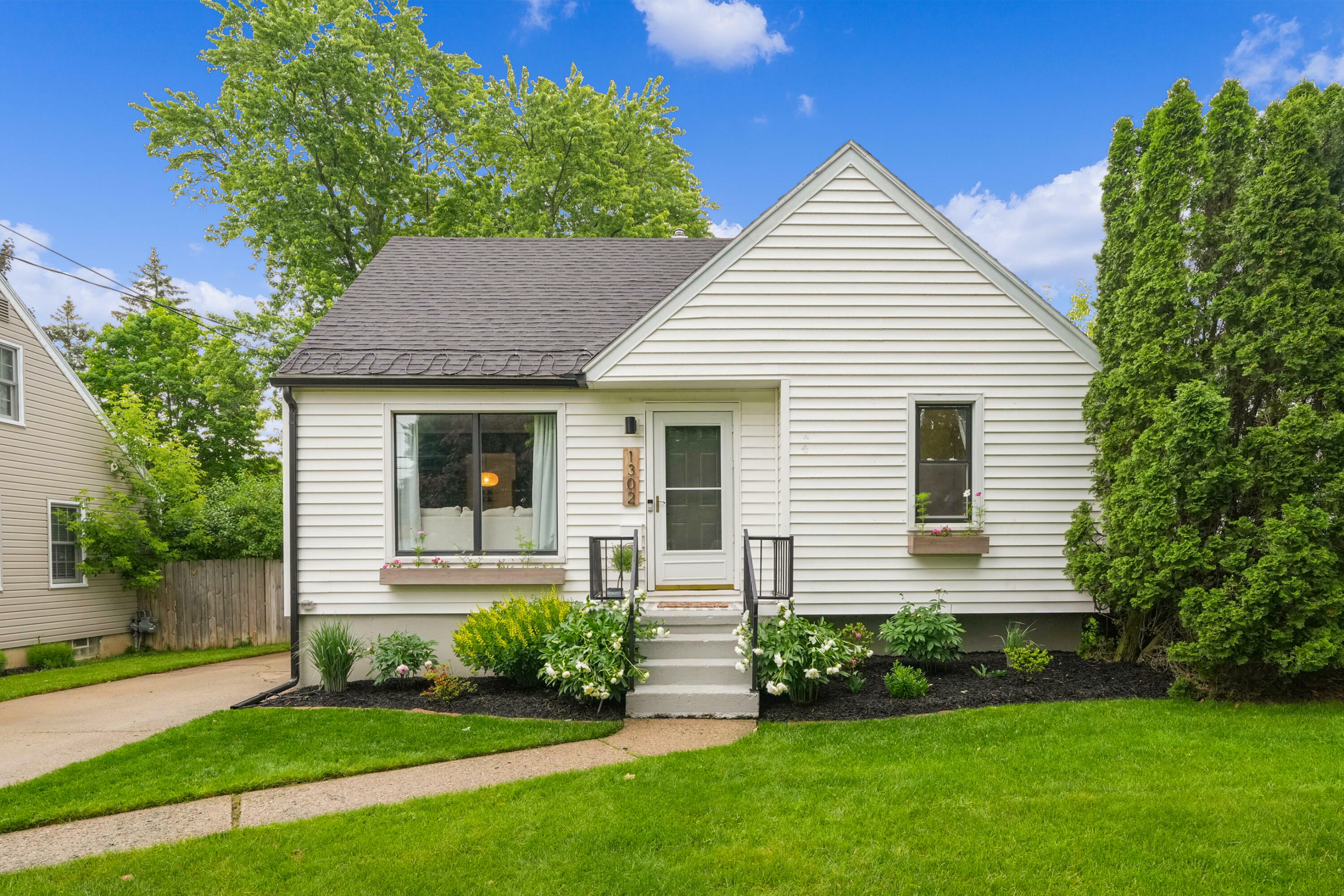 Property Photo:  1302 Burke Avenue NE  MI 49505 