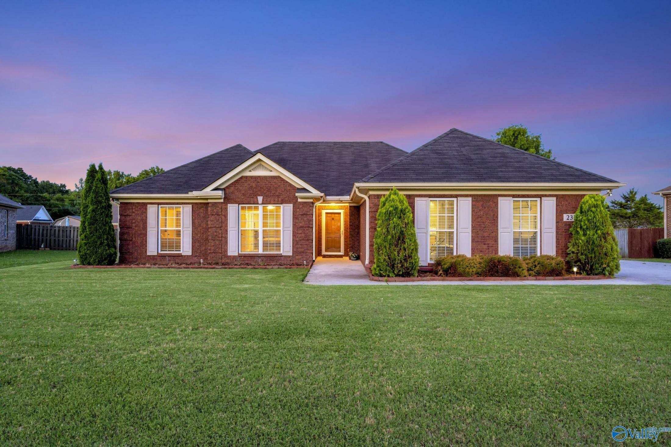 Property Photo: 231 Bonaire Drive AL 35811