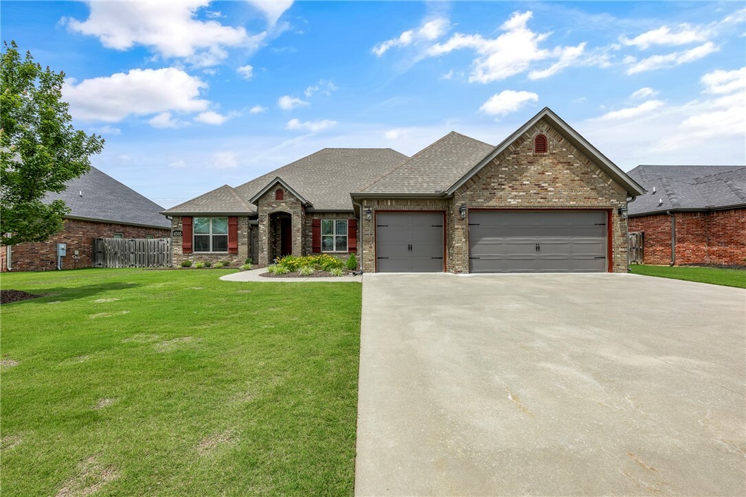 Property Photo:  4505 W Canopy Meadows Drive  AR 72758 