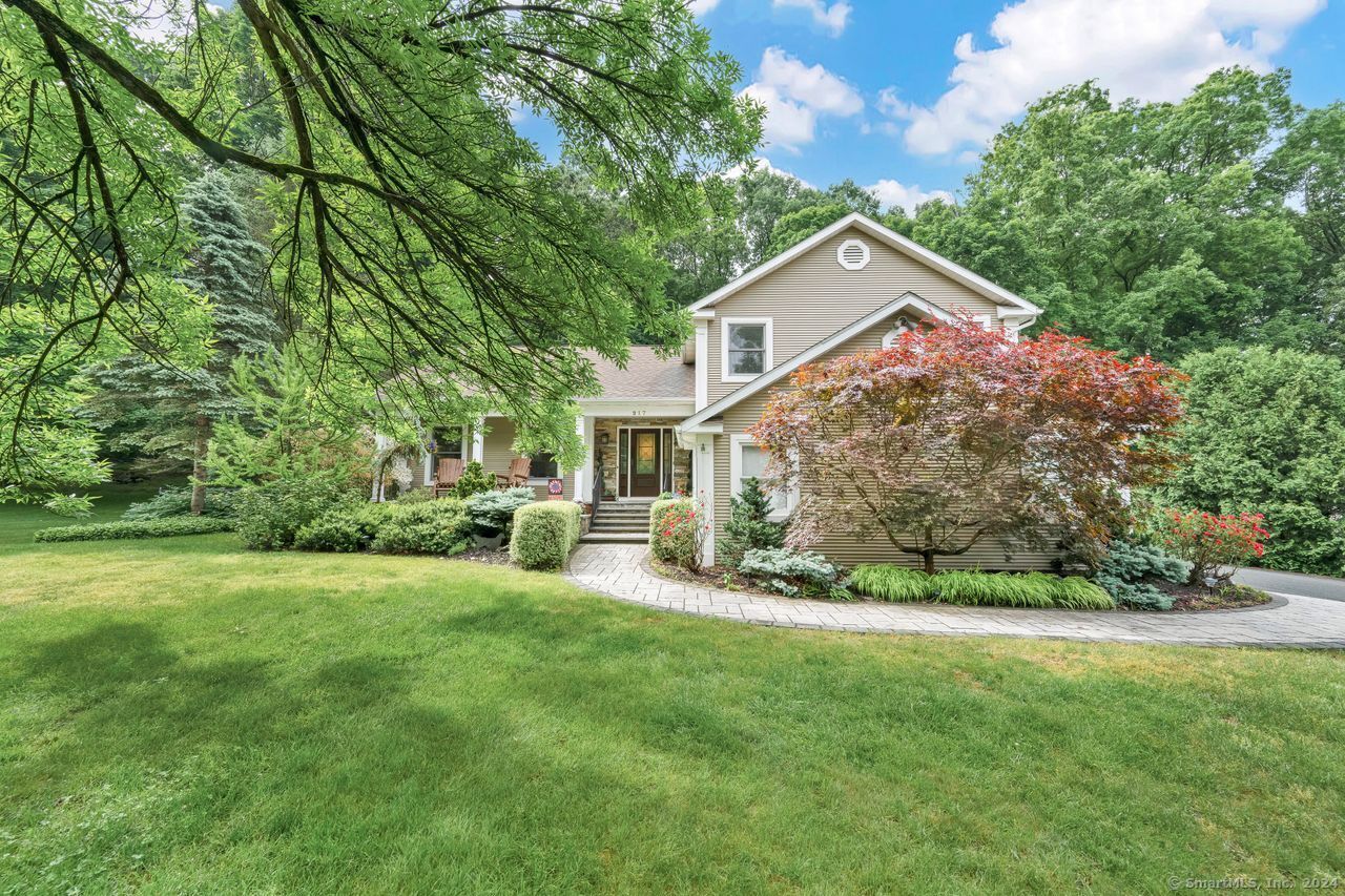 Property Photo: 217 Rollingbrook CT 06095