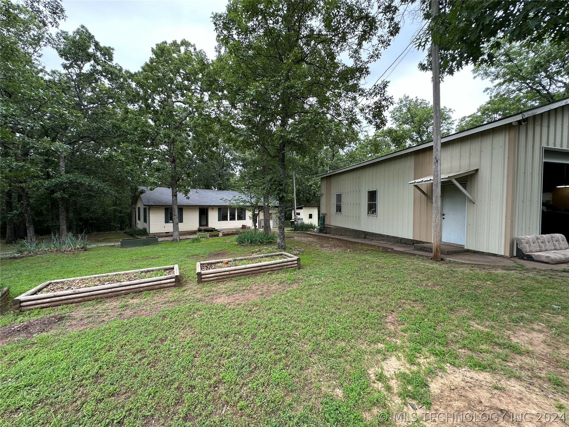 Property Photo:  136 Leaning Tree Road  OK 74434 