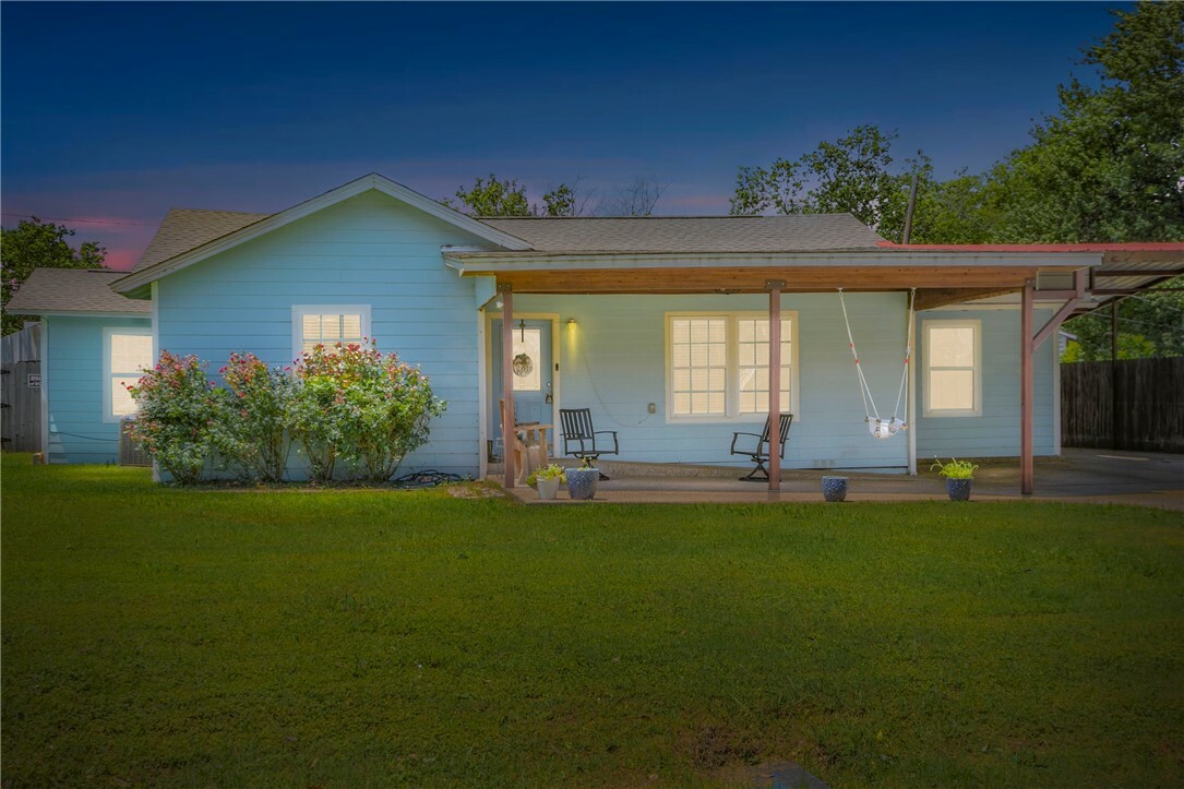 Property Photo:  1127 S 29th Street  TX 76711 