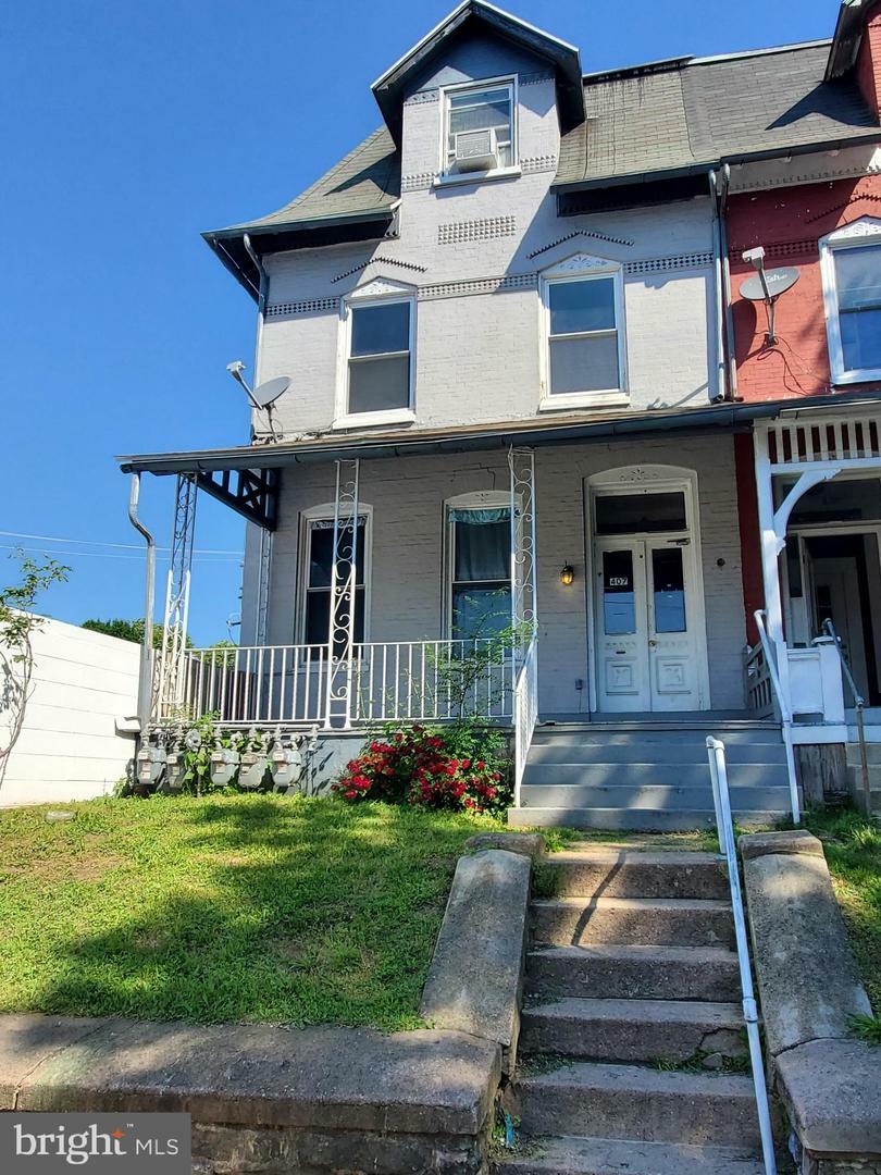 Property Photo:  407 Woodward Street 2F  PA 19601 