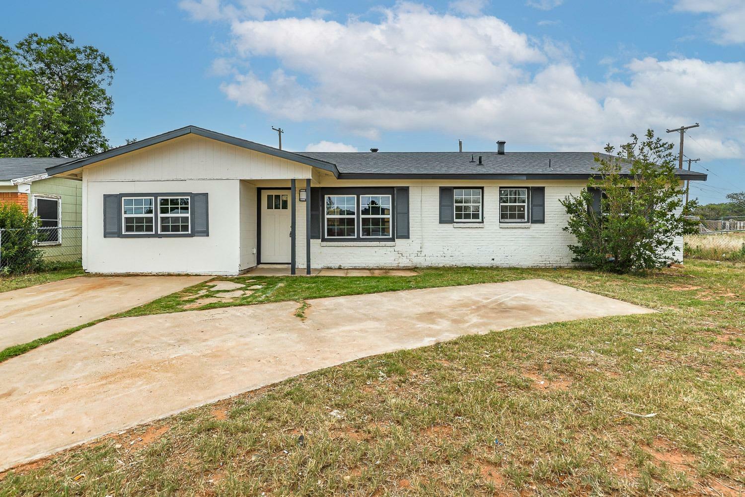 Property Photo:  1831 E 1st Place  TX 79403 