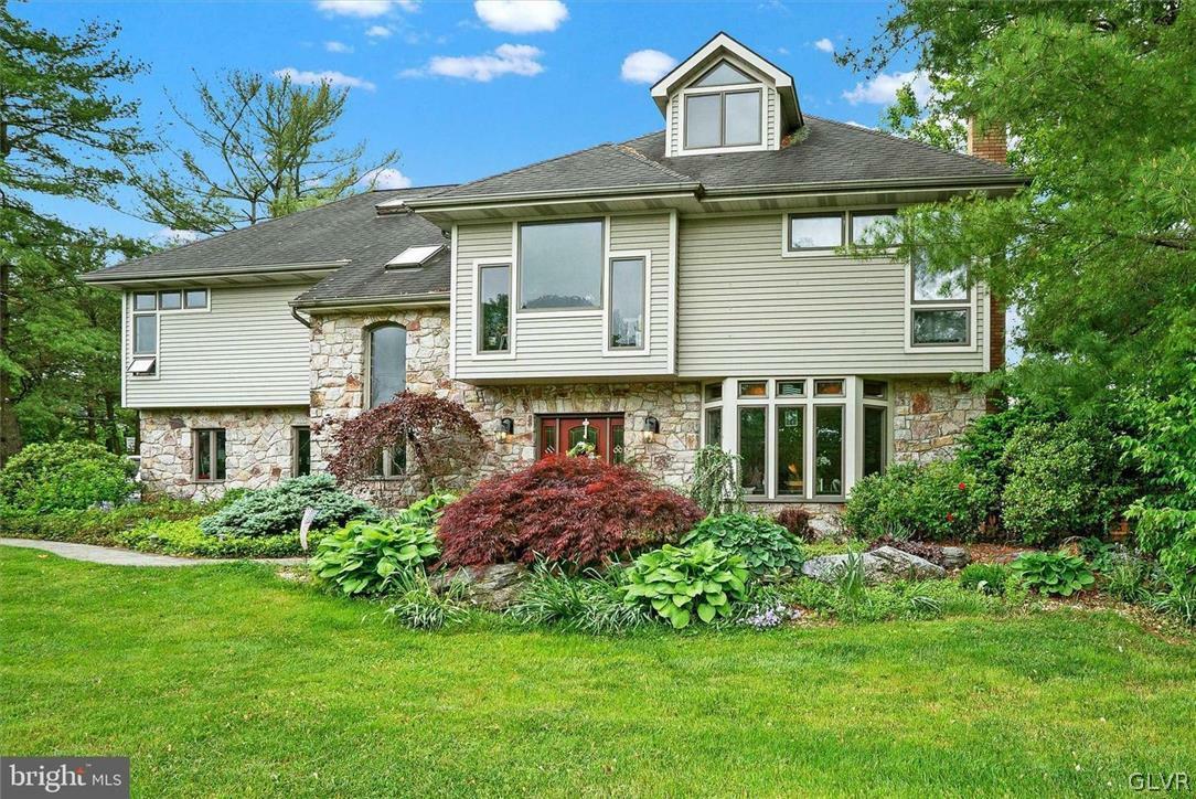 Property Photo:  5006 Lanark Road  PA 18034 