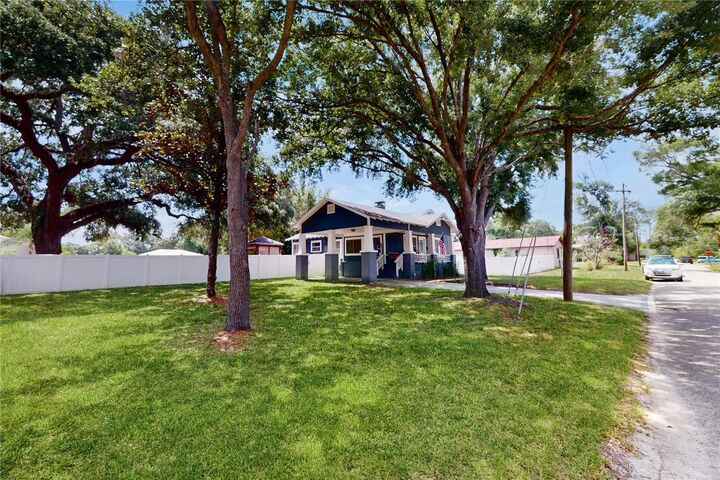 Property Photo:  4205 N Myrtle Avenue  FL 33603 