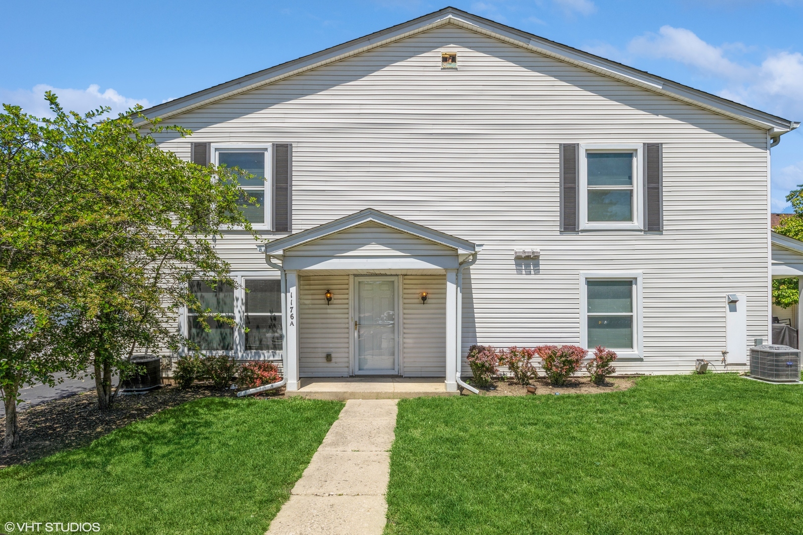 Property Photo:  1176 E Azalea Lane A  IL 60074 