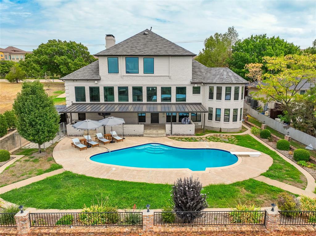 Property Photo: 1400 Ridge Road TX 75087