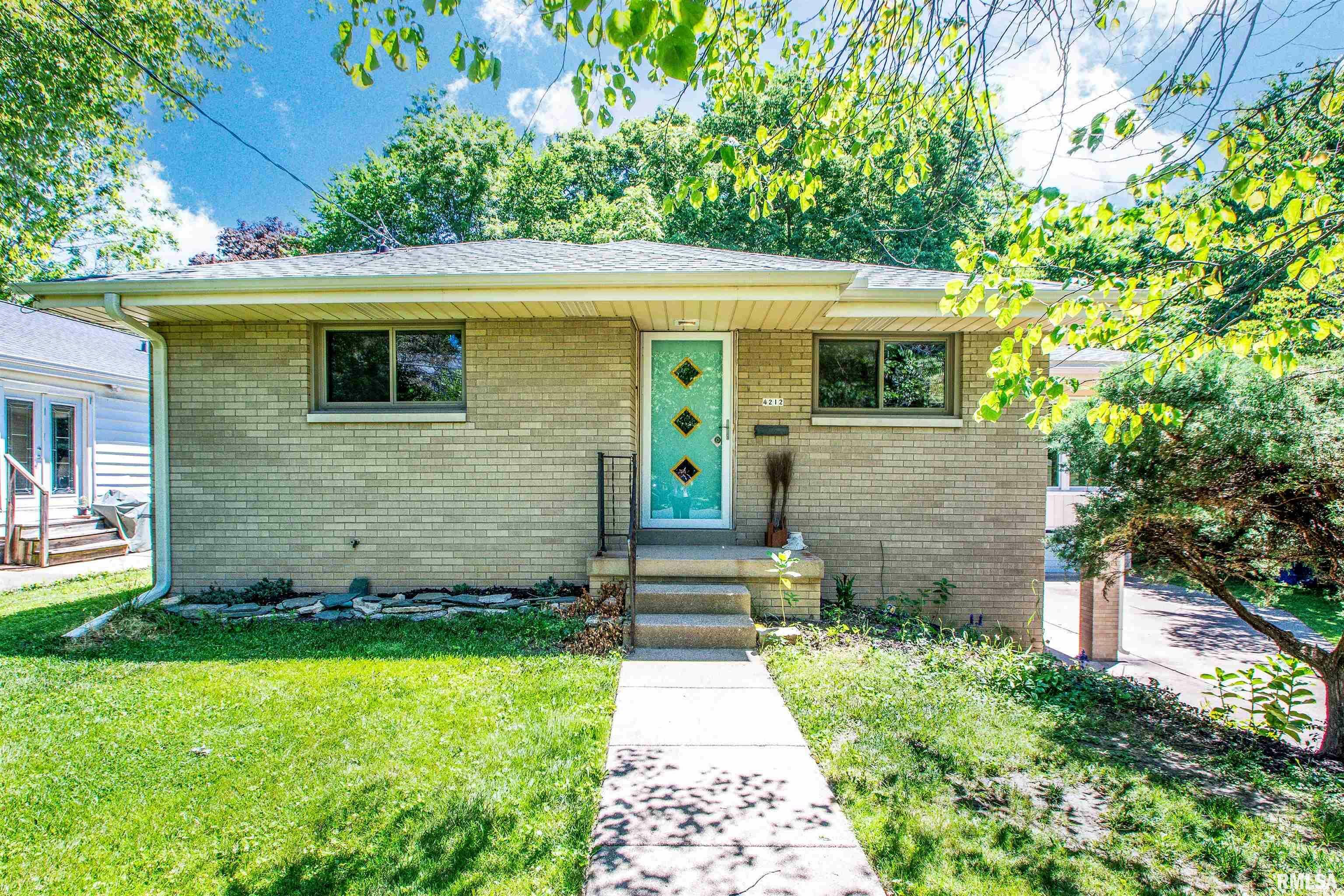 Property Photo:  4212 N Grand Boulevard  IL 61614 