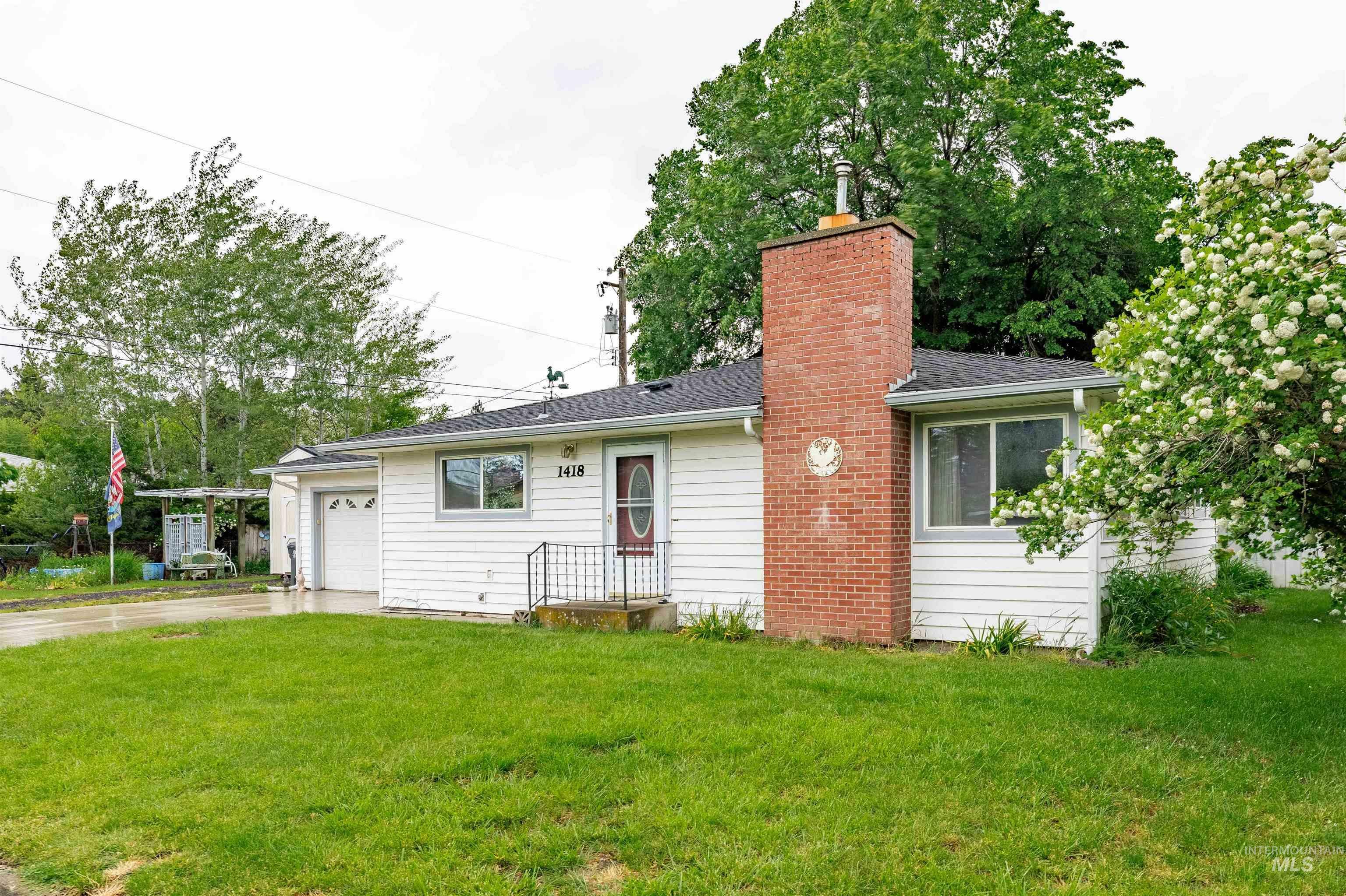 Property Photo:  1418 E B  ID 83843 