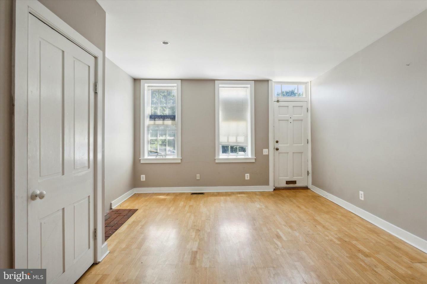 Property Photo:  810 S Front Street  PA 19147 