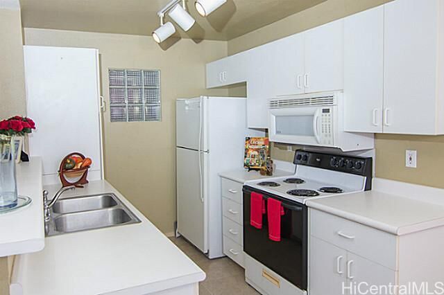 Property Photo: 91-1209 Kaneana Street 7F HI 96706