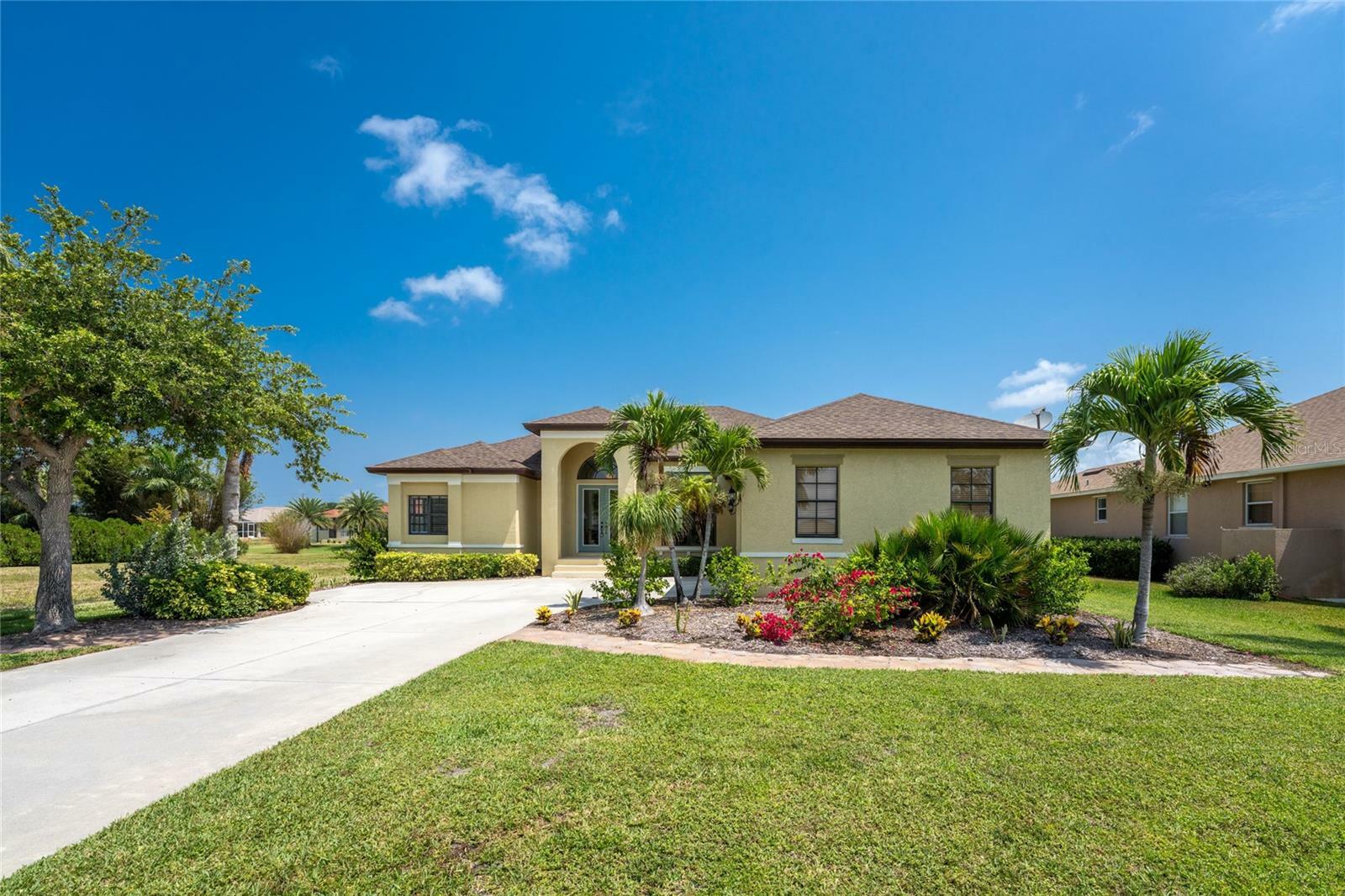 Property Photo:  173 Rotonda Boulevard E  FL 33947 