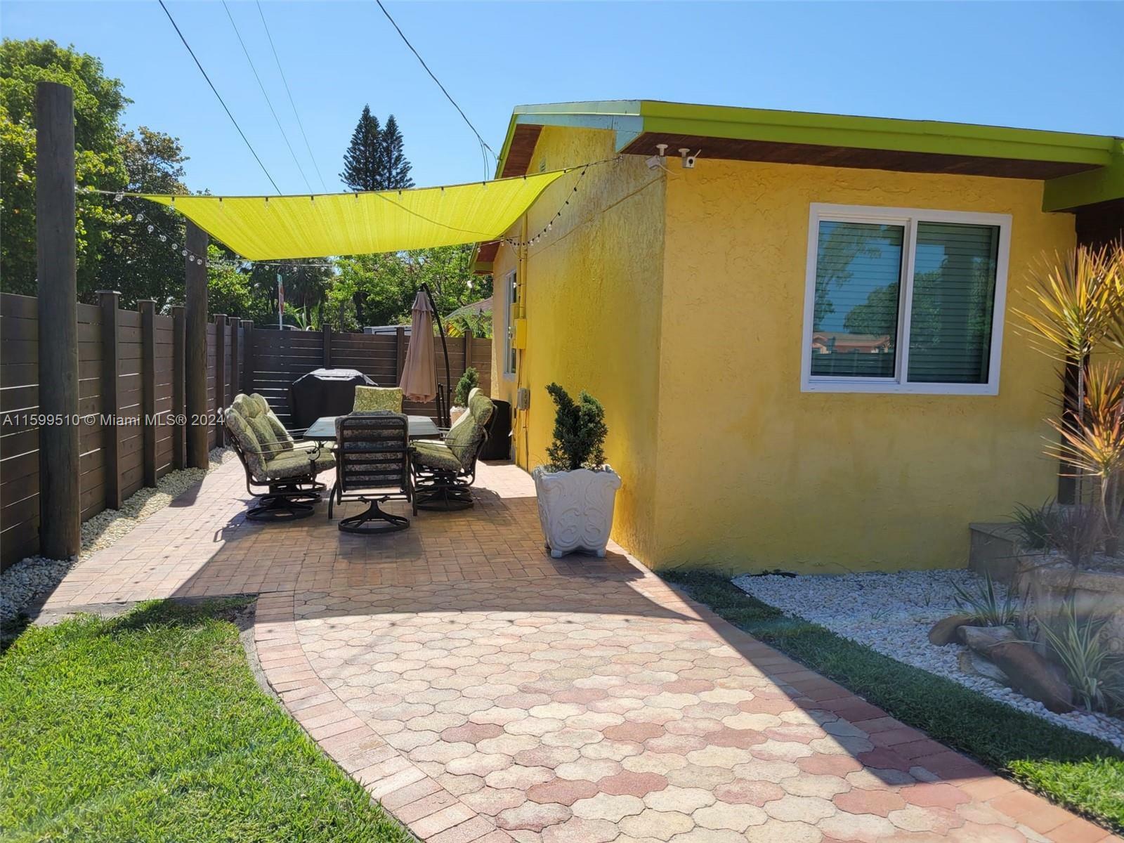 Property Photo:  18 NW 12th Ave  FL 33444 