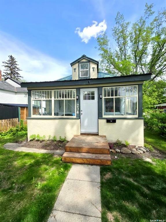 Photo de la propriété:  234 F Avenue N  SK S7L 1W1 