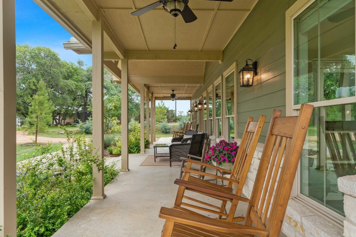 Property Photo: 1451 Gatlin Creek Road E TX 78619