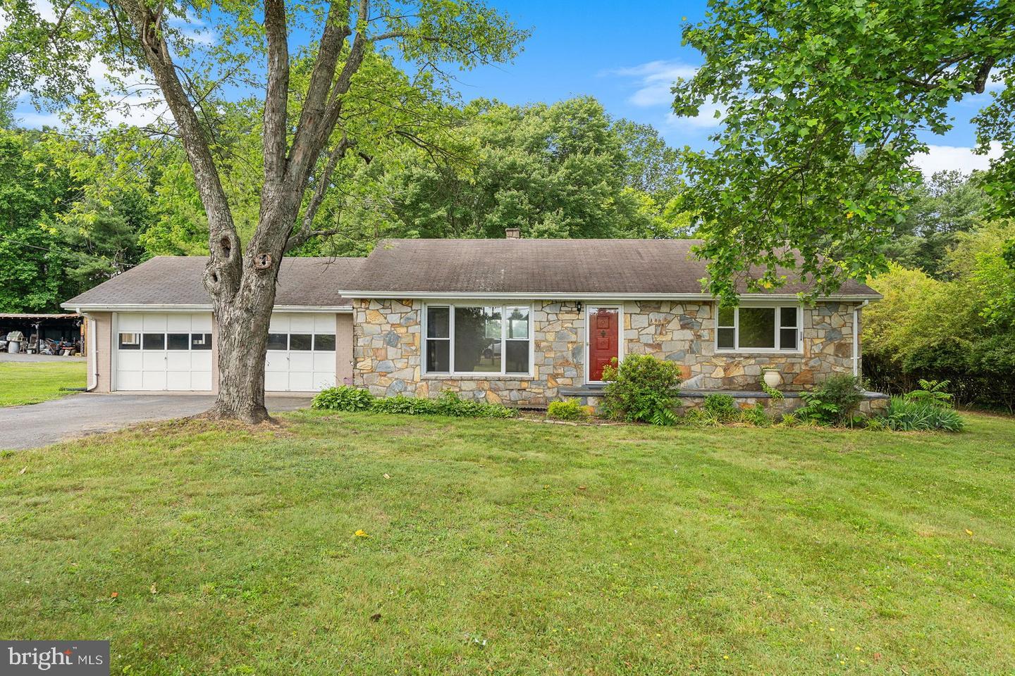 Property Photo: 8384 Willow Hill Road VA 22485