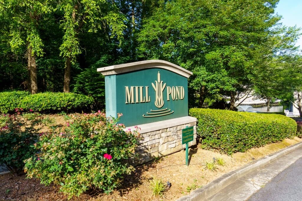 Property Photo: 1002 Mill Pond Drive GA 30082