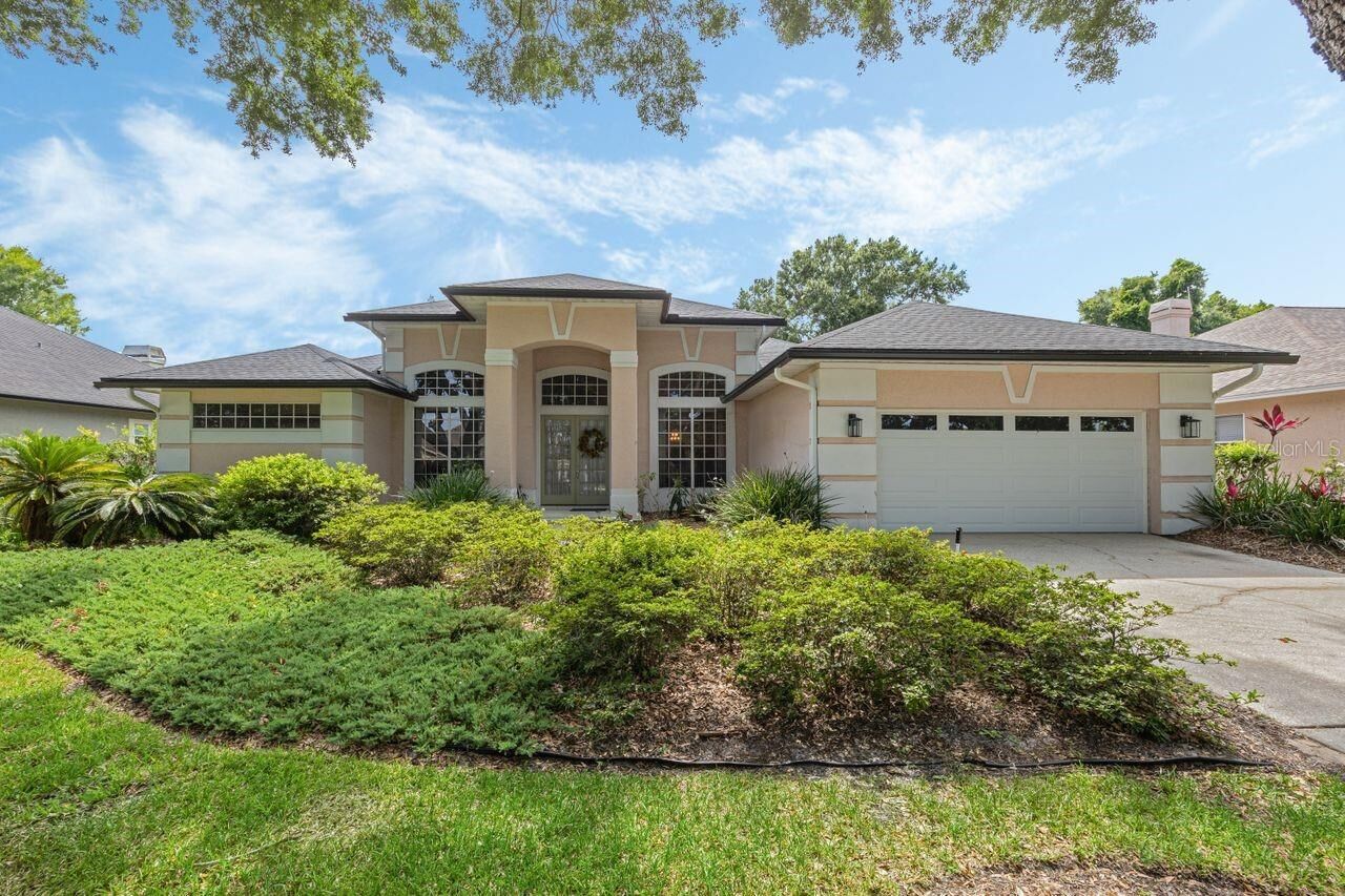 Property Photo: 9540 Wickham Way FL 32836