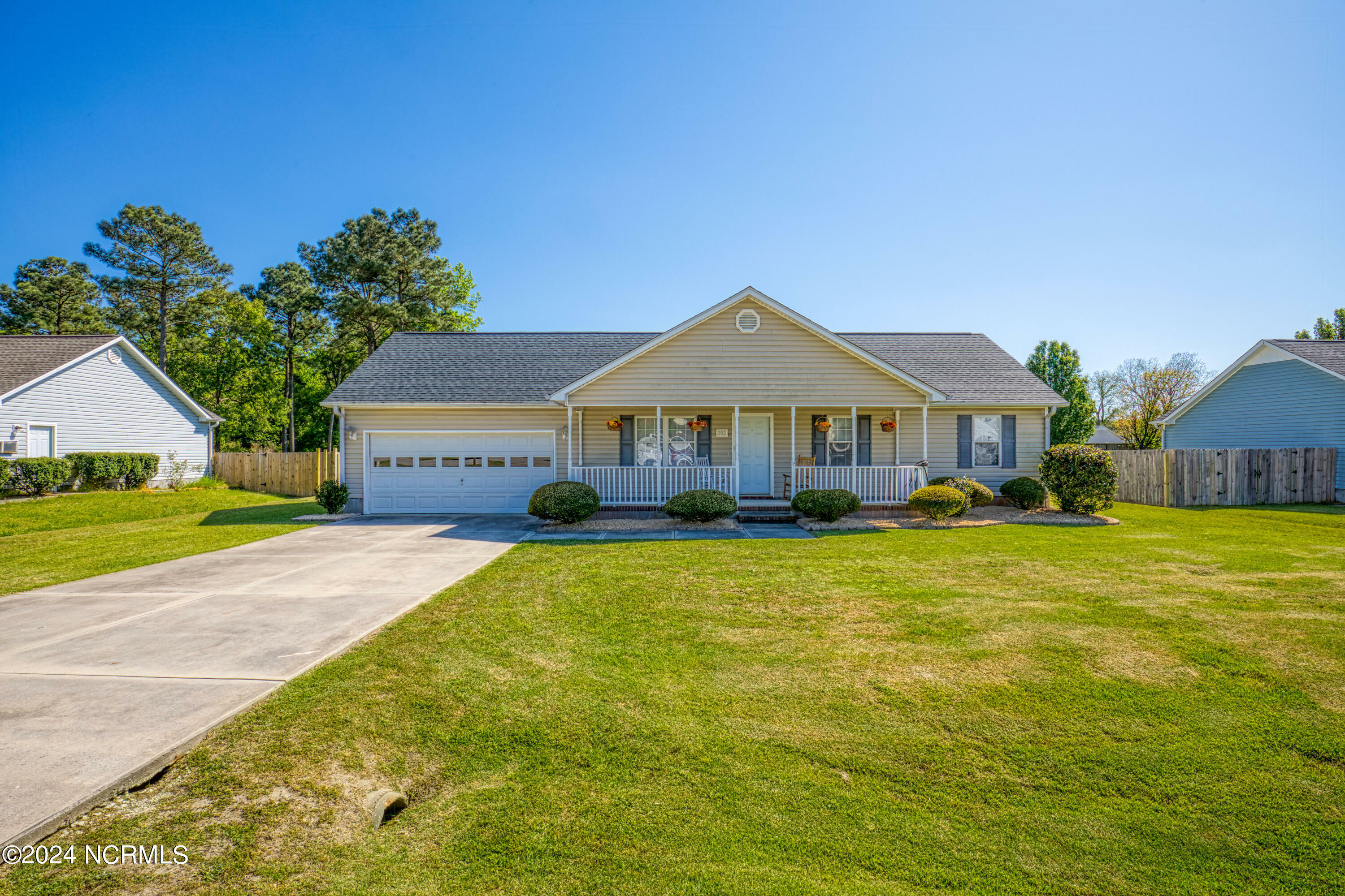 Property Photo:  202 Molly Court  NC 28460 